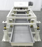 18" wide x 11' long, Deamco vibratory feeder, 4" deep, fiberglass springs - Image 2