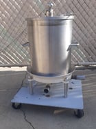 Columbia #C-12-D-1-316, Pressure Leaf Filter, 13" diameter x 16" H Stainless Steel vertical tank, (10) 12" - Image 1