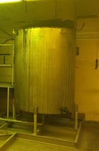700 gallon 304 Stainless Steel Tank, OT/CB, 4' 6" diameter x 6" straight side - Image 3