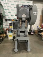 32 Ton, Minster #4, 3" stroke, 9.5" Shut Height, 2.25" adjustment, 24" x15" bolster, rebuilt clutch & brake - Image 2