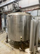 600 gallon Vertical Stainless Steel tank, 4' diameter x 4' 2" high, flat heads, 1 HP off center agitator - Image 3