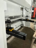 175 Ton, Cincinnati #175AF10 Autoform, CNC hydraulic press brake, 12' overall, 126-1/2" between housing - Image 4