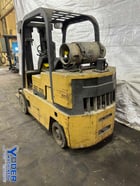8000 lb. Caterpillar #T80D, LPG forklift, 123" lift height, side shift, roll cage, 4 cylinder engine - Image 7