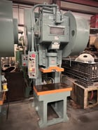 60 Ton, Minster #70-4, 6" stroke, 14.25" Shut Height, 32" x21"Bed, 65 SPM, 3" adj,air clutch / brake, 1977 - Image 3