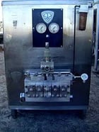 APV Crepaco #5DL425, 5 cyl homogenizer, 2500 GPH, 1800 psi, (5) 1.5" diameter plungers - Image 4