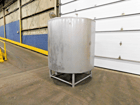 750 gallon 304 Stainless Steel tank, 64" dia. x 59" straight wall, 17.5" man hole, 2.75" drain port, 1" side - Image 3