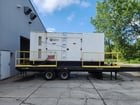 475 KW Perkins Triton, trailer mounted diesel generator, enclosed, 480 Volts, low hours, 2005 - Image 2