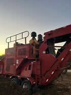 Rotochopper #MC-266, portable grinder, 535 HP, diesel, 200 gal.fuel capacity, PT Tech hydraulic clutch - Image 3