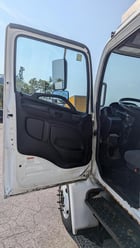 Hino #258, 22' refrigerated box truck, diesel engine, automatic transmission, hydraulic brakes, 2013 - Image 6