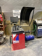 Frontline, Tire Balancing Machine with wheel mount adapters - Image 1