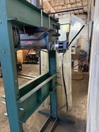 25 Ton, Dake #6-225, air operated h-frame press - Image 6