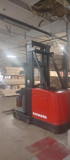 3000 lb. Raymond #SA-3SR30T, Order Picker/Fork Lift, 42" forks, 135" lift height, 48 volt battery electric - Image 4