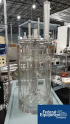 2.64 gallon Sartorius, benchtop glass reactor vessel, double blade mixing stem, jacketed - Image 2