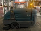 Tennant #S30, Ride-On Scrubber & Sweeper, 62.5"/80" path, 14 cu.ft. hopper capacity - Image 2