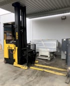 Hyster #N45XMXR, electric reach forklift, 144" lift height, side shift, 42" L forks, charger - Image 3