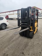 5500 lb. Yale Veracitor #60VX, LPG forklift, 3-stage mast, 48" forks, sideshift, fork positioner, 2015 - Image 8