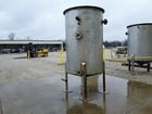 500 gallon Stainless steel tank with pipe coils, 42" dia. x 66" straight side, sloping bottom, oen top - Image 4