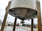 500 gallon Stainless steel tank with pipe coils, 42" dia. x 66" straight side, sloping bottom, oen top - Image 6