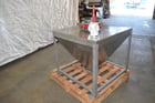 Material transfer & storage hopper, 3' x 3' x 2-1/2'tall with 7-1/2"valve - Image 3
