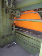 90 Ton, Verson #306-90, Mechanical Press Brake, 8' Bed length, 78" Between Columns, 5" Ram Adjust., 3" - Image 2