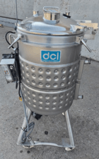 30 gallon DCI, 316L Stainless Steel tank, jacketed, agitated, 18" dia. x 28" straight side, dish top & bottom - Image 1