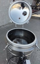 30 gallon DCI, 316L Stainless Steel tank, jacketed, agitated, 18" dia. x 28" straight side, dish top & bottom - Image 4