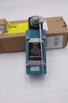 Honeywell Limit Switch 151ML10 Side Rotary w/Rod NEW UNIT STOCK G14A - Image 1