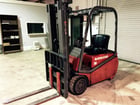 3000 lb. Raymond #RTW30, Electric Powered Forklift Truck, Side Shift, (3) Solid Tires, 3-Stage Mast, 240" - Image 2