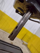6' -19" Carlton #4A, radial arm drill, 15-1500 RPM, 20" spindle travel, 4" spindle diameter, power clamping / - Image 10