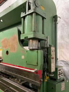 230 Ton, Cincinnati #230CB10, hydraulic brake, 12' overall, 126" between housing, 10" stroke, 8" throat, 30 - Image 8