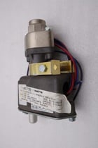 NEW OPEN BOX Barksdale C9612-3 Pressure Actuated Switch STK H960A - Image 3
