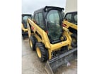 Caterpillar 226D3, Compact Wheel Skid Steers, Solid Tires, 2355 hours, 2022 - Image 2