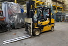 10000 lb. Yale #GLC100VXNKAE100, Liquified Propane Gas Forklift, 209" Lift Height, 2019 - Image 2