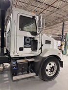 Mack #MD642, roll-off truck, Cummins 6.7L 250 HP engine, Allison 2500-6 6-speed automatic transmission - Image 4