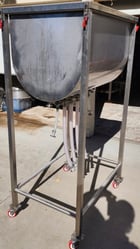 6 port liquid hopper for filler machine - Image 2