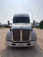 Kenworth #T680, Sleeper Truck, Paccar Power, Aero Highway Tractor, 632,860 Miles, 2020 - Image 1