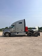 Kenworth #T680, Sleeper Truck, Paccar Power, Aero Highway Tractor, 632,860 Miles, 2020 - Image 3