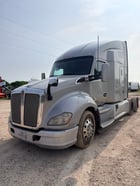 Kenworth #T680, Sleeper Truck, Paccar Power, Aero Highway Tractor, 632,860 Miles, 2020 - Image 5