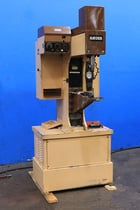6 Ton, Haeger #HP6-B, hydraulic insertion press, 8.5" stroke, 18" throat, 3/8"-8.5" vertical upstroke - Image 3
