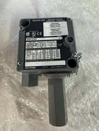 Allen-Bradley #836T-T254J, pressure control switch, 20-300 PSI adjustable range - Image 1