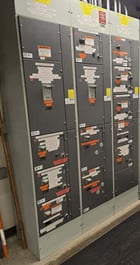 Westinghouse Advantage, motor control center, 1200 amp, 480 Volts, 3 phase, 13 switches, size 1-4 - Image 1