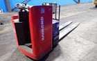 6000 lb. Raymond #8900, electric rider pallet jack, 9" x 96" forks, 5" lift height - Image 3