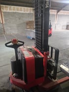 Yale Electric Walkie Straddle Stacker (Walk-Behind) - Image 2