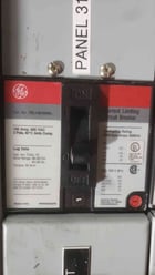 1200 Amp. General Electric, AV-Line, Switchboard Panelboard, 208 Volts, 3 Phase, with 5 3-Pole Breakers - Image 10
