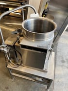 6 gallon Cleveland Range #KGT-6-T, tilting Nat. Gas steam kettle on Stainless Steel drain drawer stand - Image 2