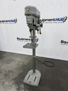 15" Delta Rockwell #15-017, floor model drill press, 1 HP, 4 speed step pulley, keyed drill chuck with bit - Image 2