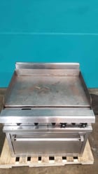 Vulcan #HCR42, 36" Electric Griddle Flat Top Range Oven, 480 V., 3PH - Image 2