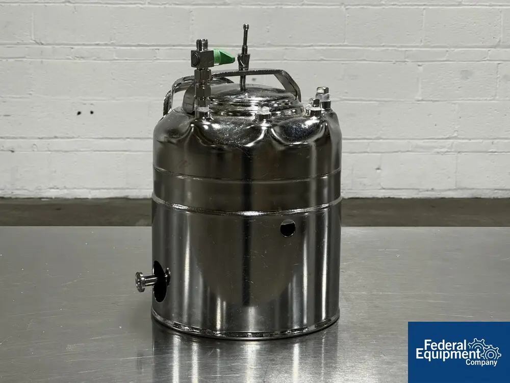 1 gallon Alloy Products, Carboy, 316 Stainless Steel, 8" diameter x 4" straight side, 135 psi @ 100°F, top