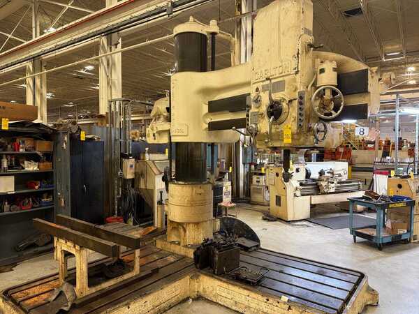 6' -19" Carlton #40, radial arm drill, 74" x 50" base, power clamping, power elevation, L base