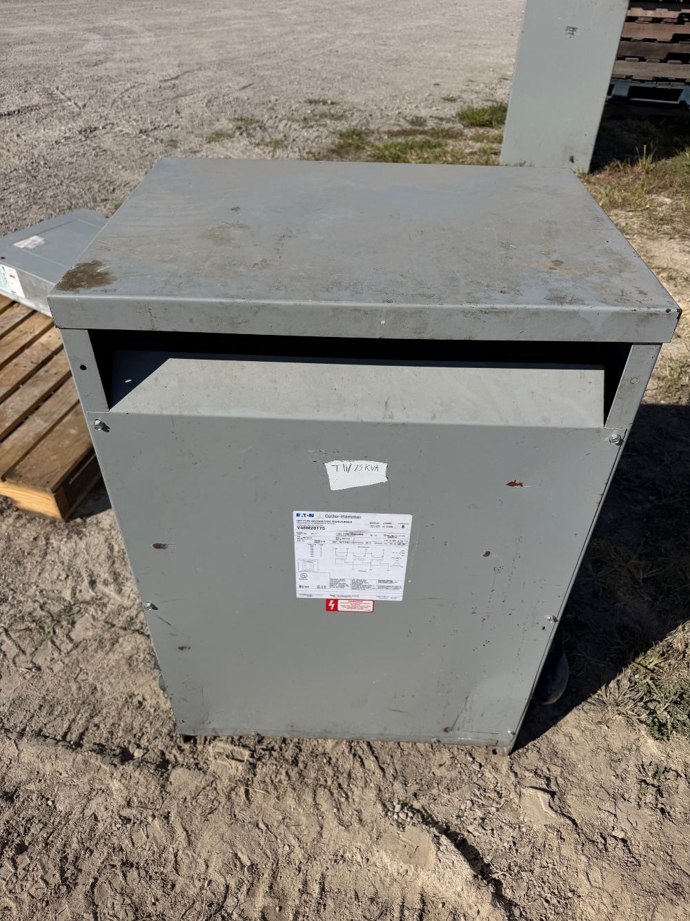 75 KVA 480 Delta Primary, 208Y/120